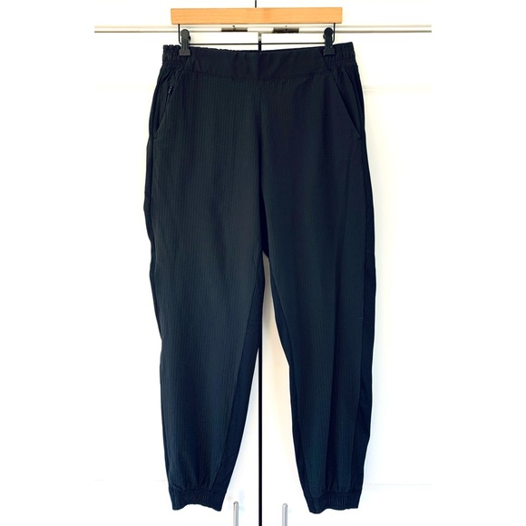 Athleta Textured Brooklyn Jogger Black Casual Athletic Pants Ankle Crop Size 10 - Picture 2 of 10
